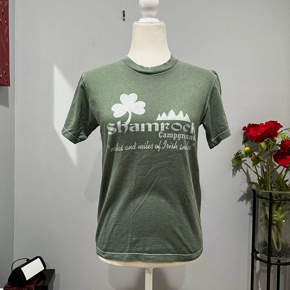 NEW Mr. Chips VTG Shamrock Campgrounds Irish Smiles Casual Short Sleeve T Shirt